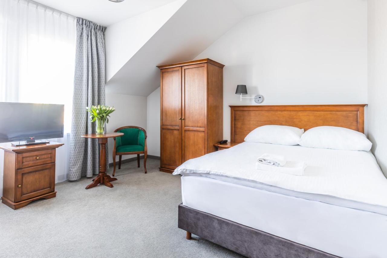 Hotel Pod Zlota Roza เคียลเซ ภายนอก รูปภาพ