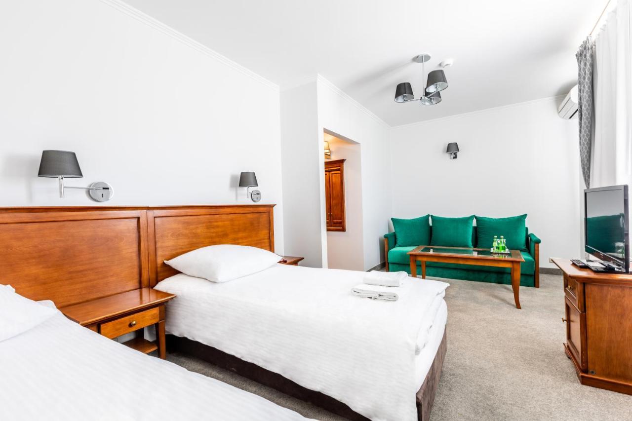 Hotel Pod Zlota Roza เคียลเซ ภายนอก รูปภาพ