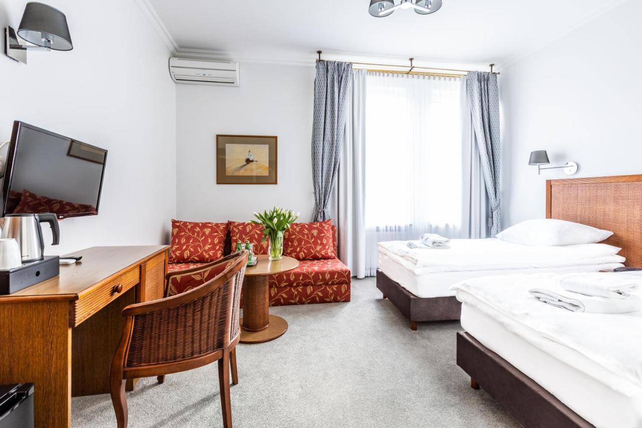 Hotel Pod Zlota Roza เคียลเซ ภายนอก รูปภาพ