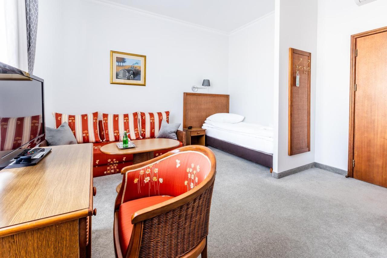 Hotel Pod Zlota Roza เคียลเซ ภายนอก รูปภาพ