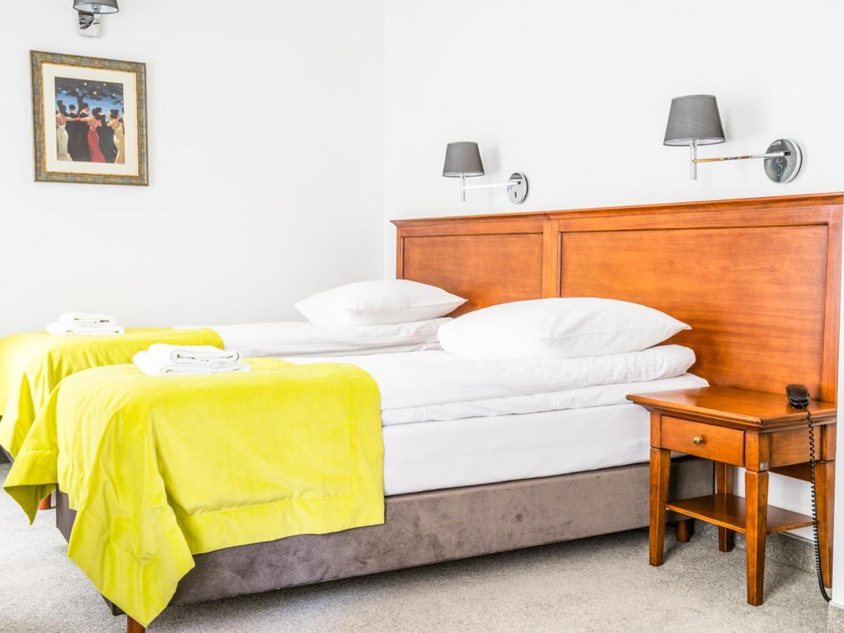 Hotel Pod Zlota Roza เคียลเซ ภายนอก รูปภาพ
