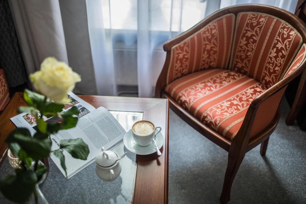 Hotel Pod Zlota Roza เคียลเซ ภายนอก รูปภาพ